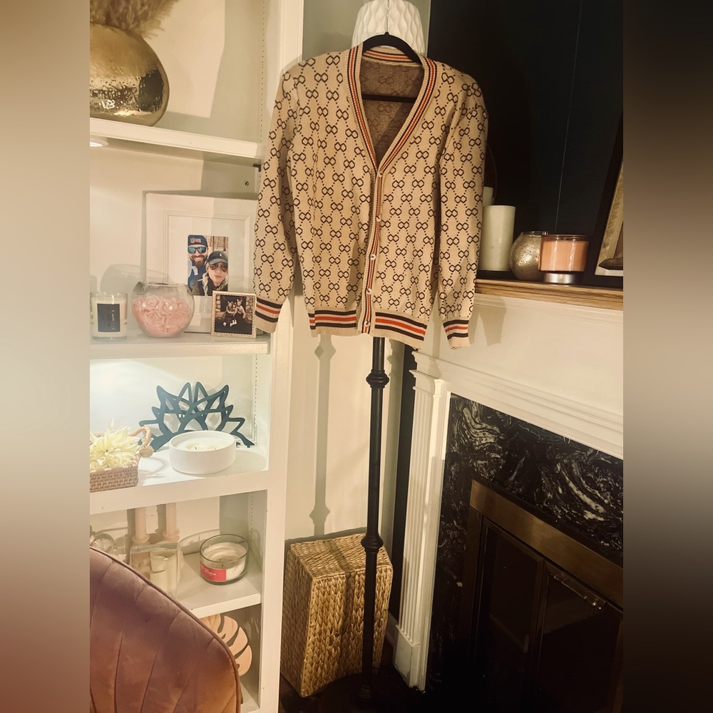 EUC boutique preppy classman button down cardigan